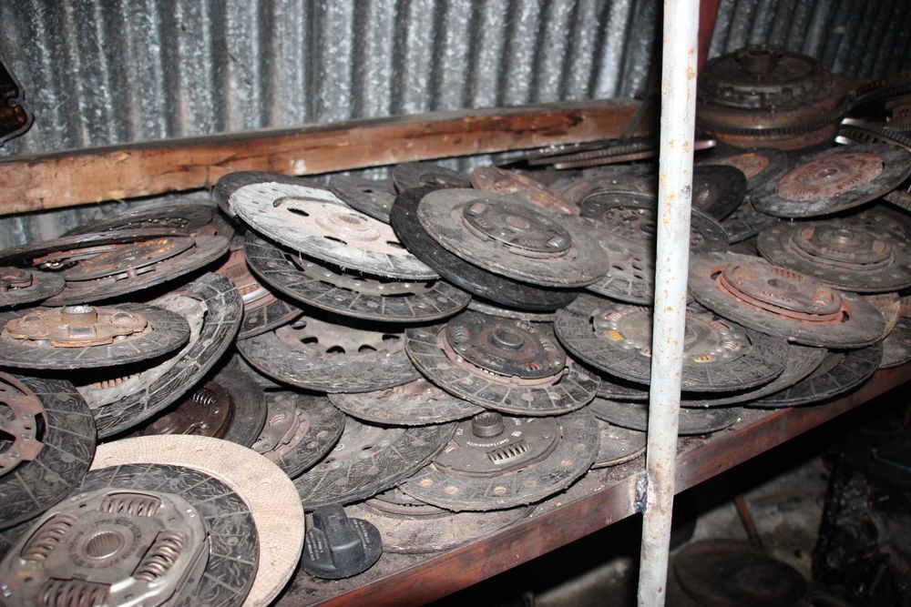 Демпфер, съединител и маховец за автомобили