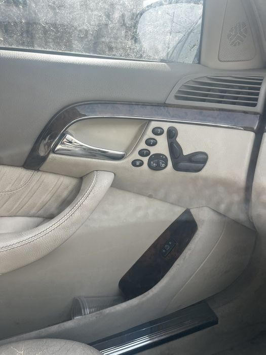 На части Mersedes S класа W220  320CDI  2004г