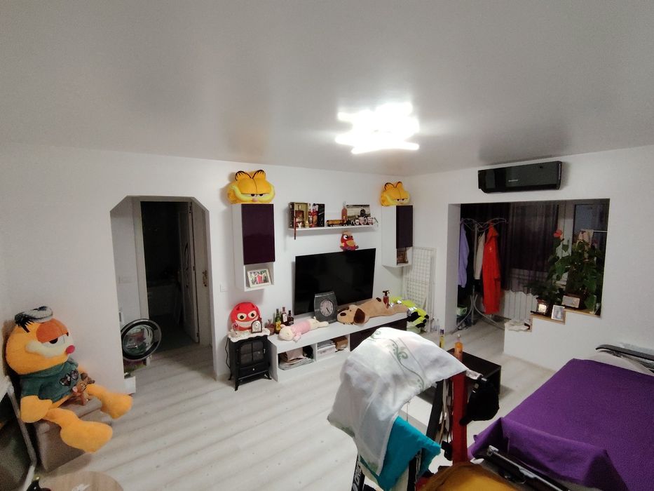 Vând apartament cu 3 camere Et1
