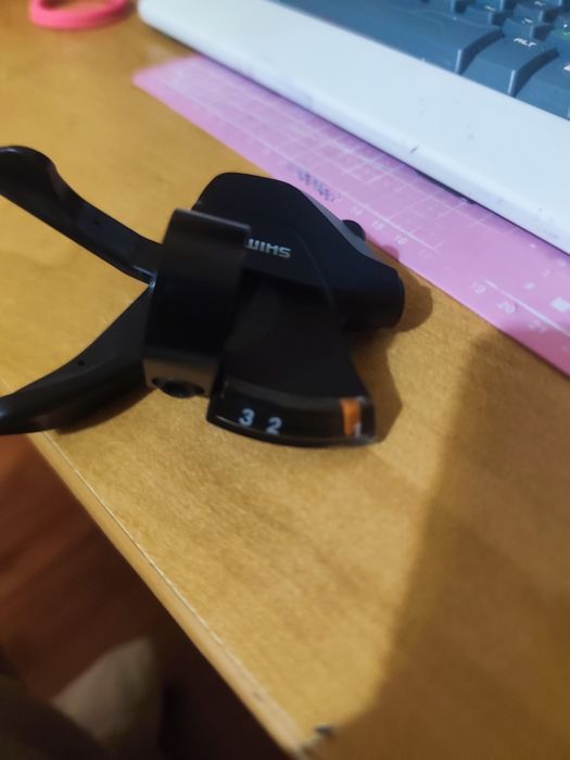 Продавам команда за предните венци shimano