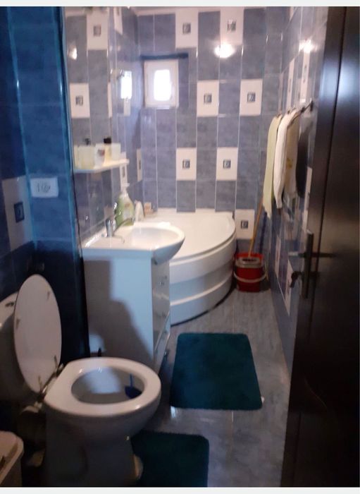 Inchiriez apartament 2 camere decomandat