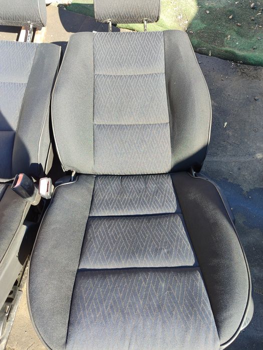 Продам два комплекта сиденья BMW E39