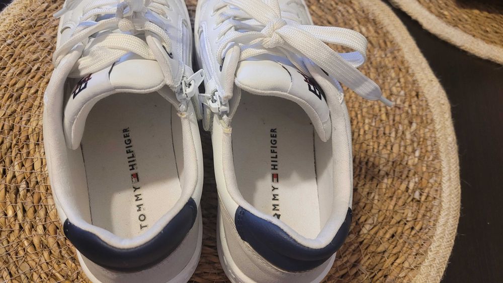 Sneakers unisex de vanzare