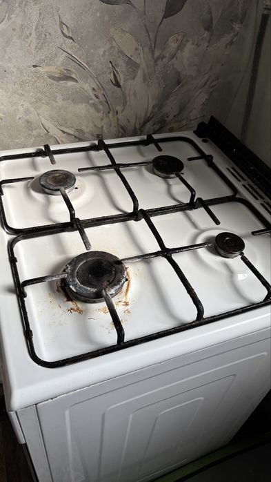 продам газовую плиту