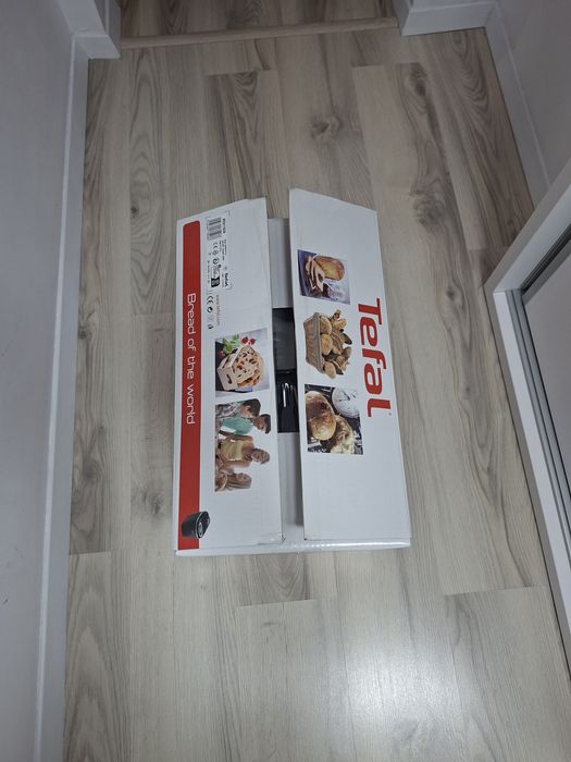 Mașina de paine Tefal