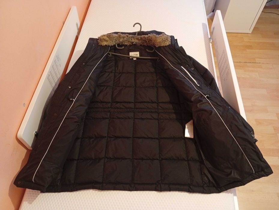 ОРИГИНАЛНО яке Lacoste за ръст около 176-182см,90-95кг