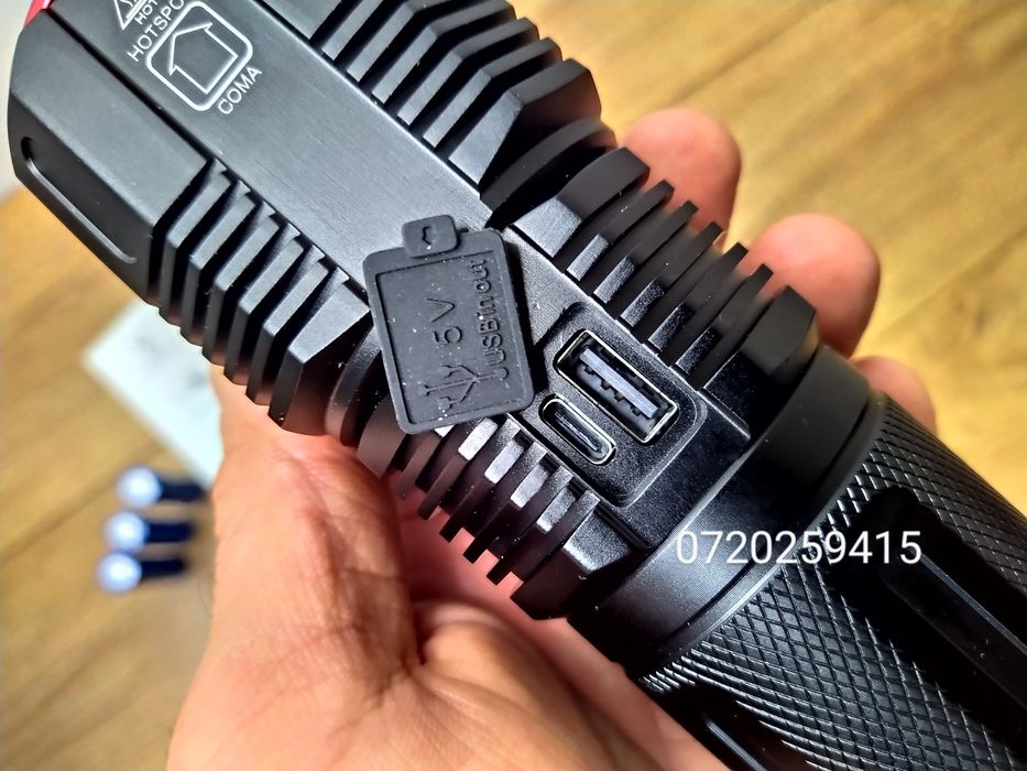 Lanterna Profesionala cu Led Tip Laser si Display, Raza de 2 km