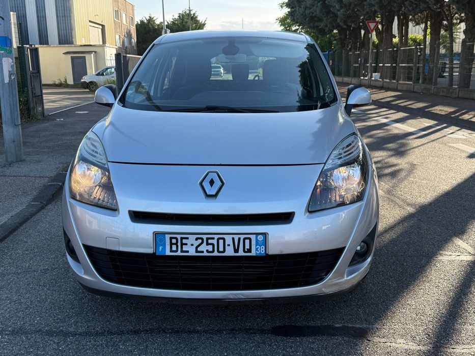 RENAULT Grand Scenic