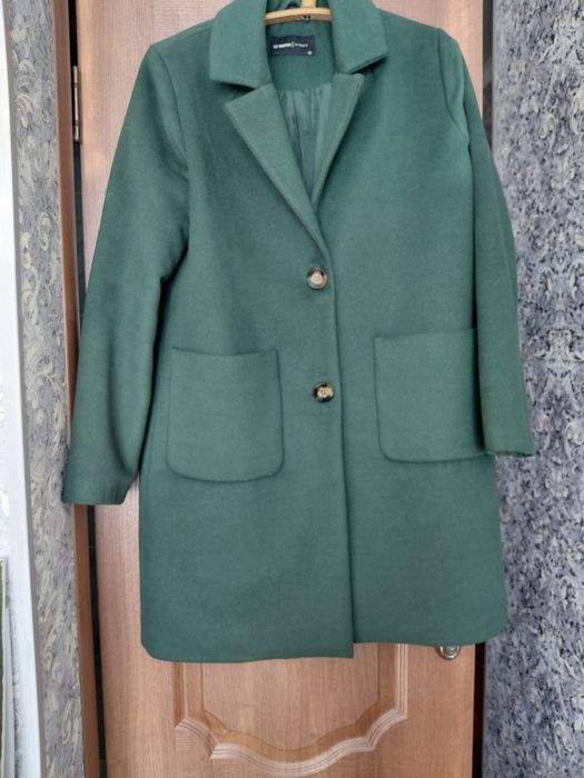 Продам пальто демисезонное