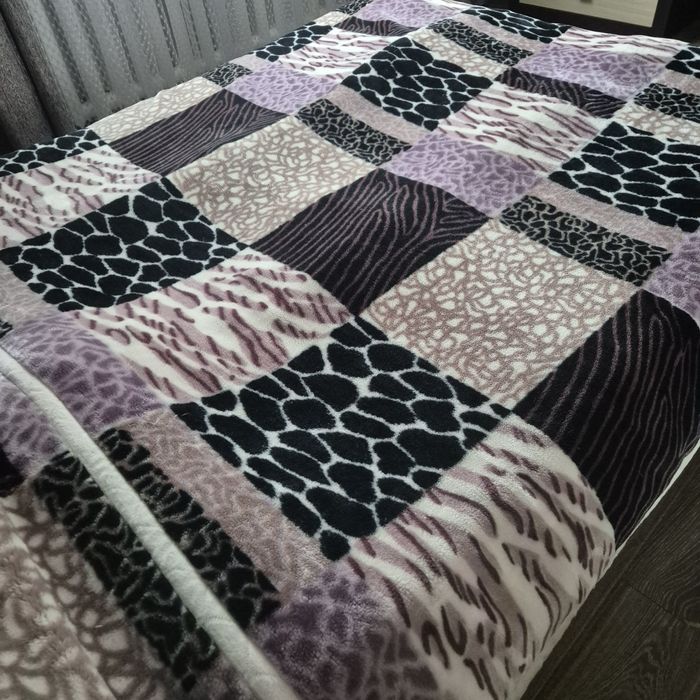 Продам покрывало на кровать