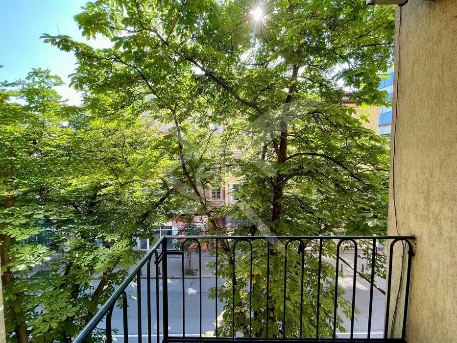Дава се под наем Тристаен апартамент в София, Център - 75 кв.м за 790 € - Снимка #8