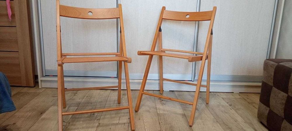 Продам новые складные стулья