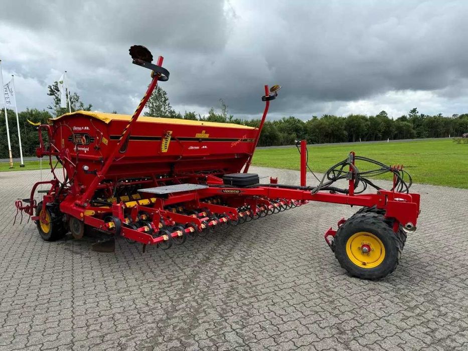 Semanatoare cu discuri Vaderstad Rapid 400 ca NOUA 2020 Amazone Kuhn