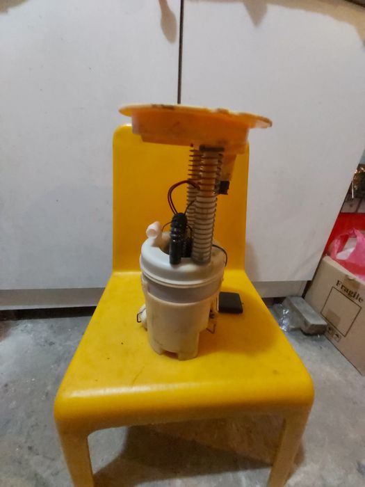 Горивна помпа за Мерцедес А150, бензин!