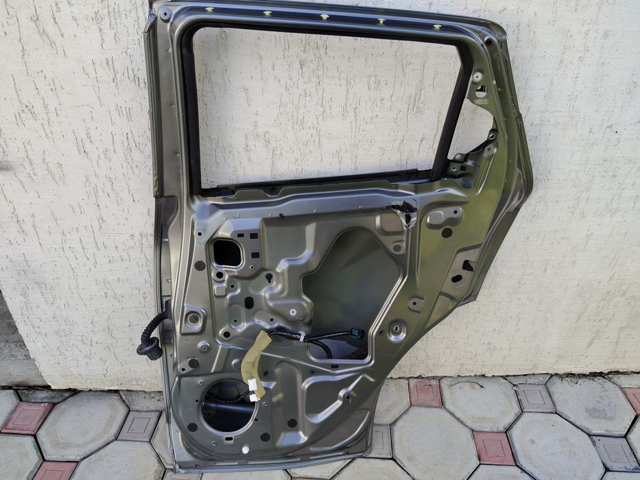 Двери Nissan Juke