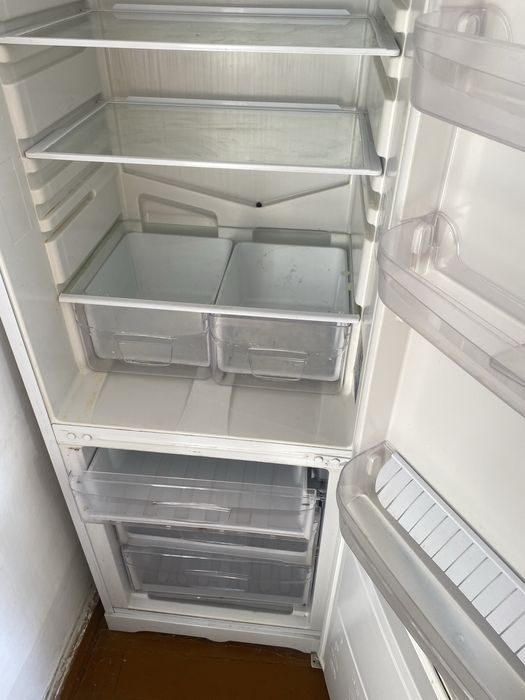 Продам холодильник индезит