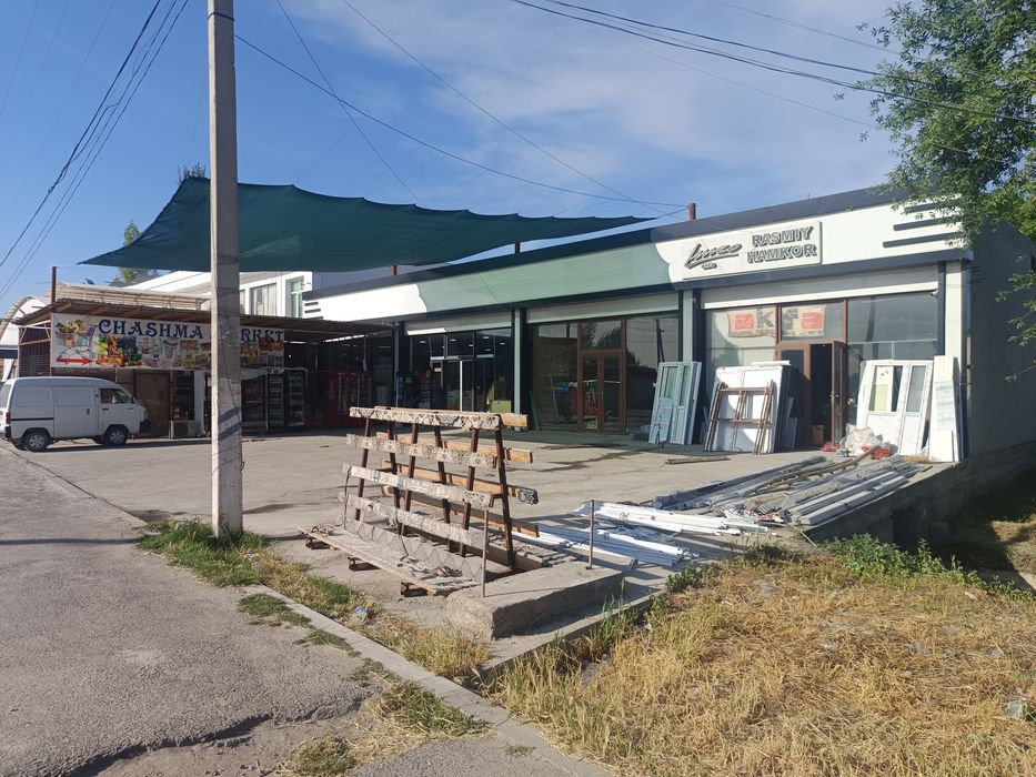 Нотурар бино сотилади Йулни йок,асида