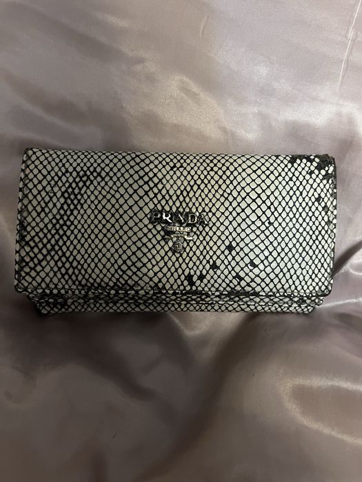 Оригинално портмоне Prada