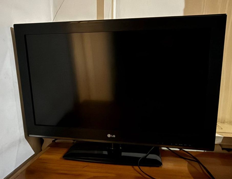 Продается 2 штуки б/у телевизора LG, 32 дюйма!