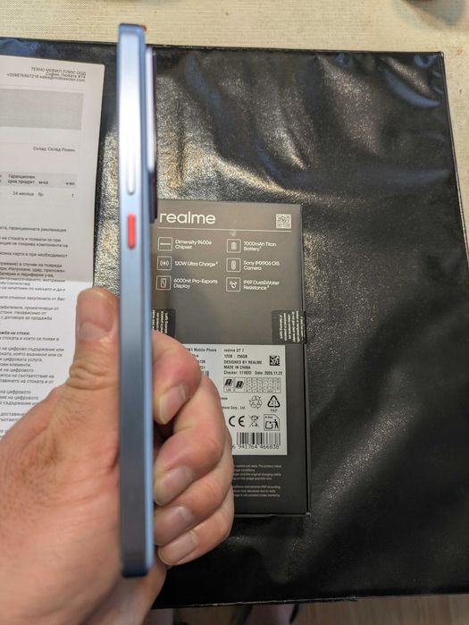 Продавам Realme Gt7