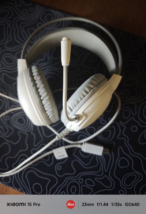 Наушники с микрофоном