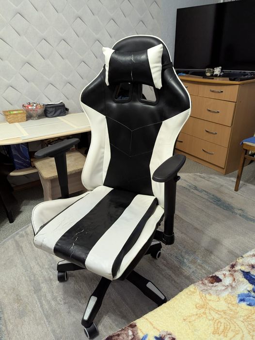 компьютерное игровое кресло
