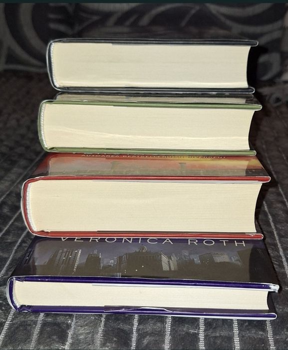 Seria Divergent de Veronica Ruth