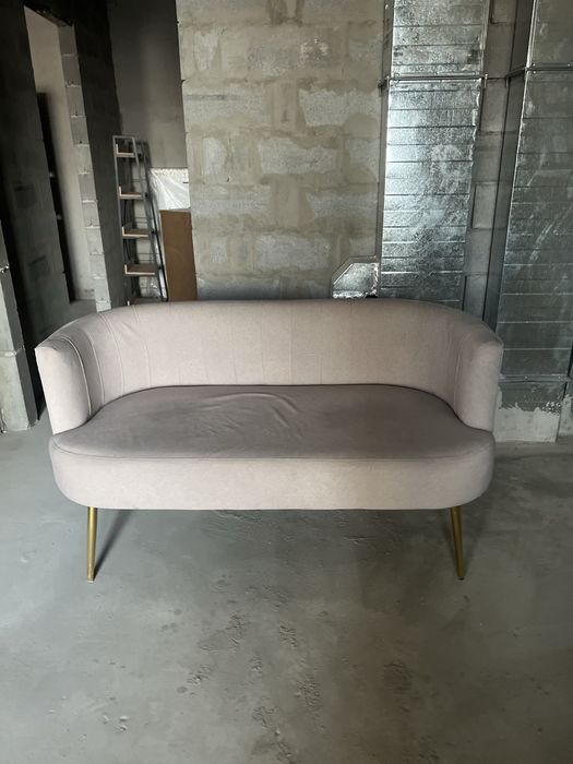 Диван бежовый мебель