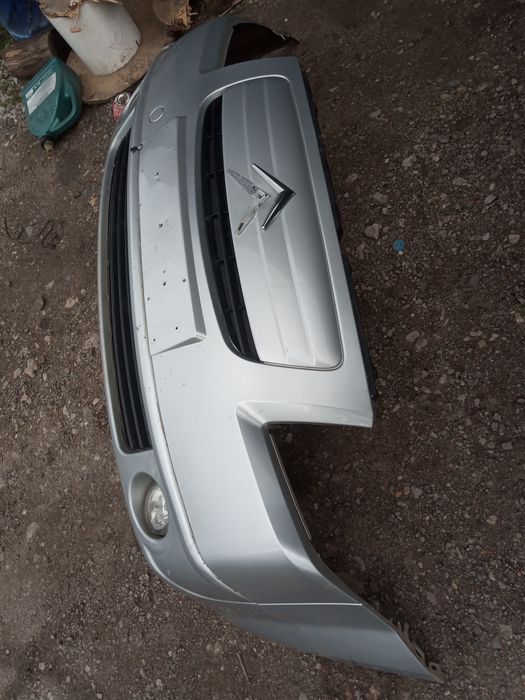 Предна броня доста добра ситроен Ц2 Citroen C2