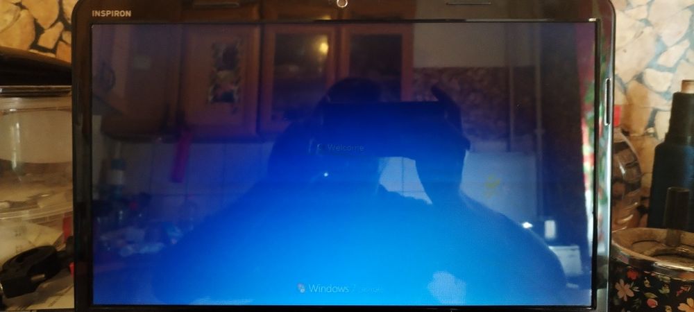 Vând laptop dell in stare buna cu încărcător