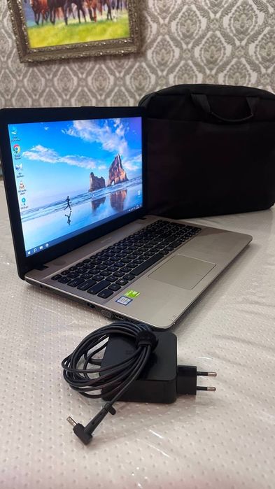 Ноутбук ASUS X541UV