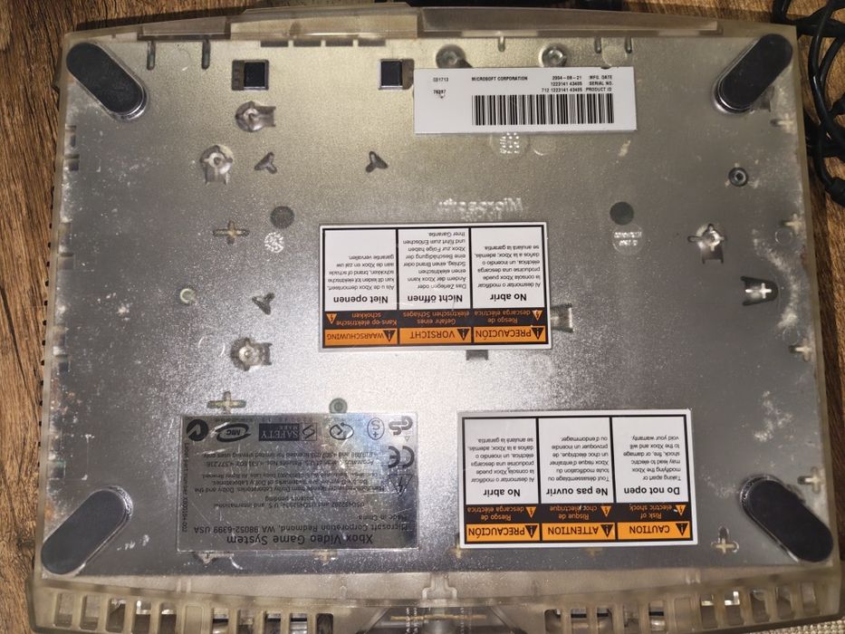 Xbox Clasic Crystal Edition (Ediție de Colecție) – Pachet Complet, Întreținut