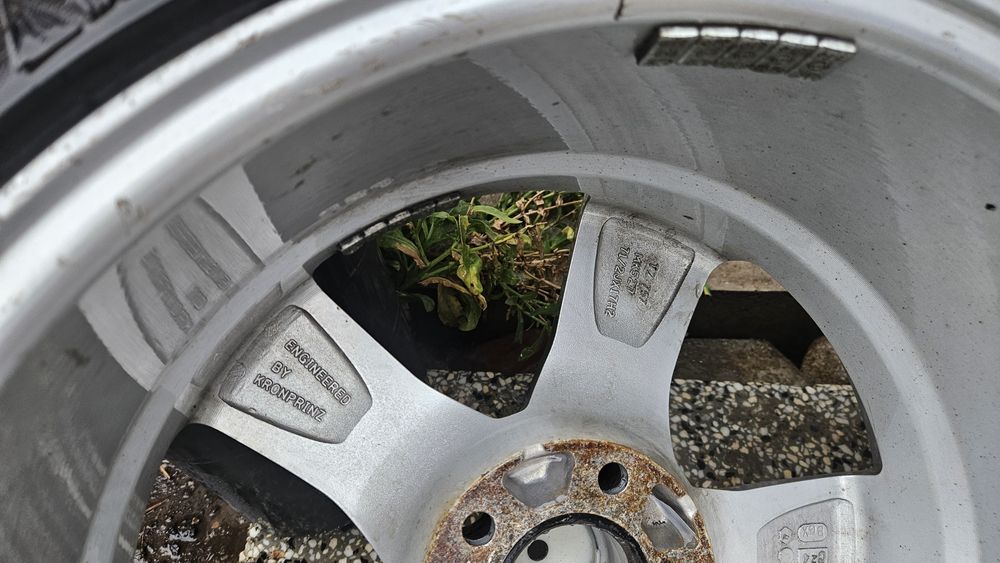 Джанти 17" 5х114 и гуми 215 65 17 - 4бр. зимни гуми Continental Winter