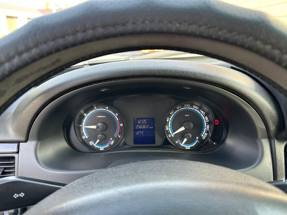 Продам Лада приора 2014 год люкс+