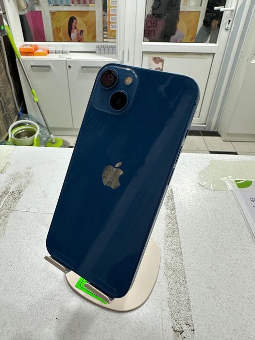 айфон 13 синий. .