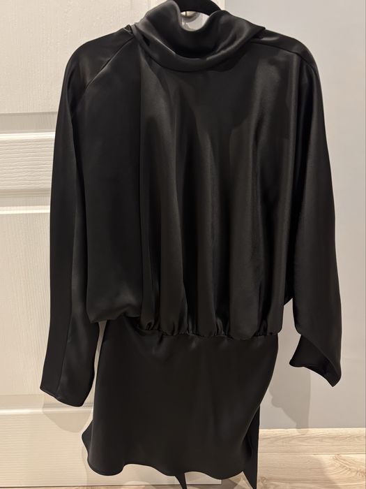 Къса черна рокля ZARA