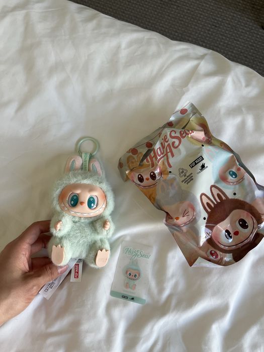 Брелки для сумок от Pop Mart