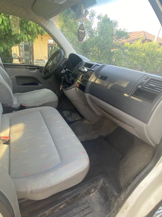Vând Volkswagen T5 2005