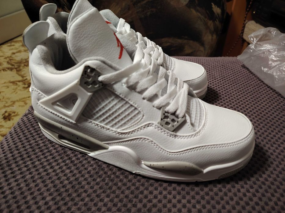 Jordan 4 "White Oreo"