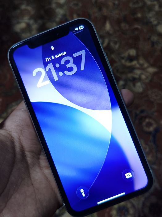 11 iPhone с коробкой