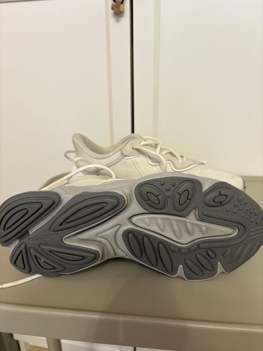 Adidasi noi adidas ozweego dama