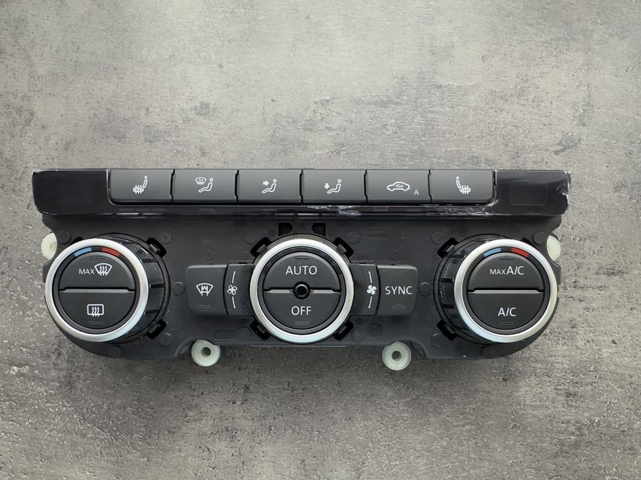 Panou climatronic Passat B7