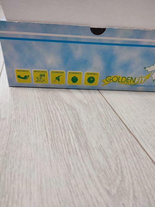 Чехли №43 медицински ,бели ,естествена кожа ,нови.