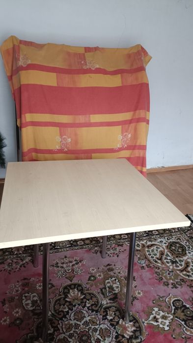 Кухонный стол в отличном состоянии