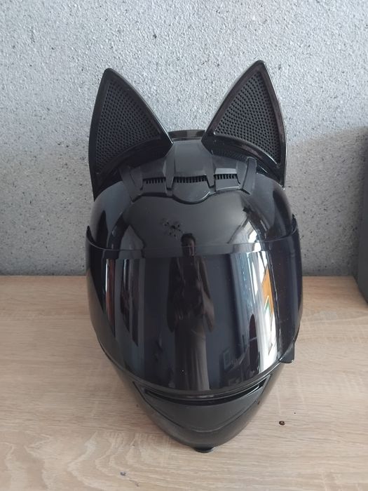Продаи мотошлем новый .
