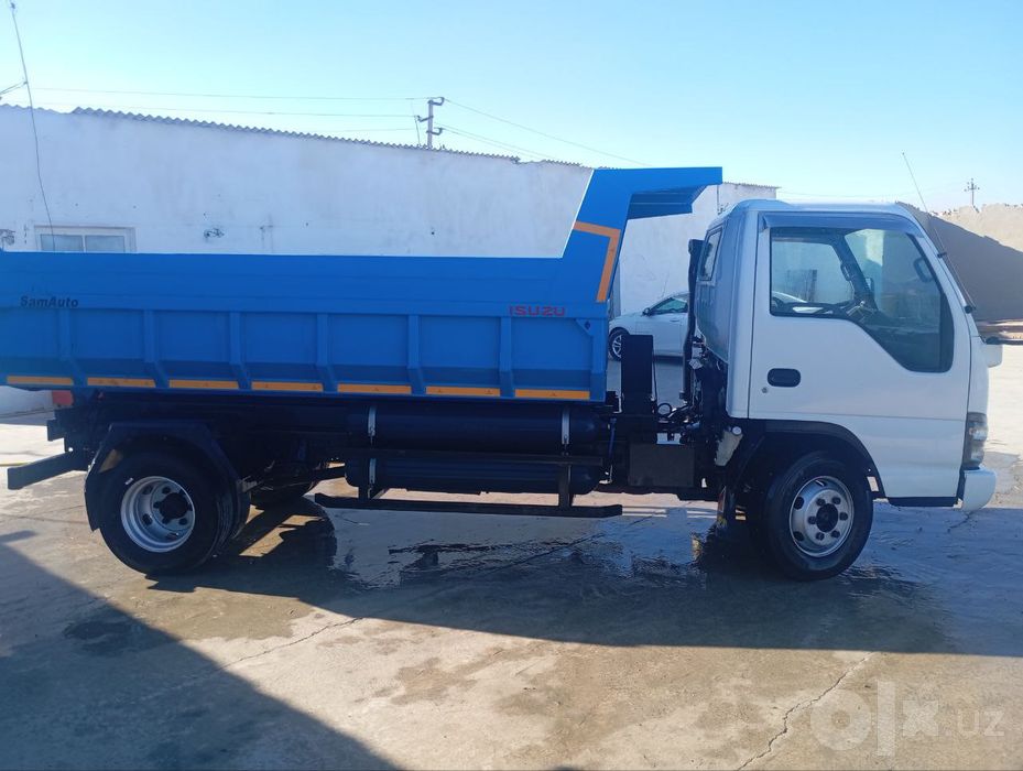 Isuzu 2010 yil..