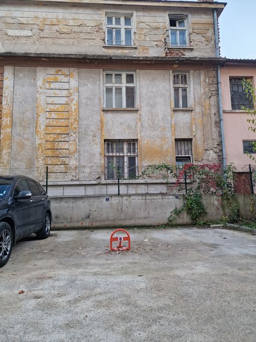 Дава се под наем Гараж / Паркомясто в София, Драгалевци - 10 кв.м за 99.45 € - Снимка #1