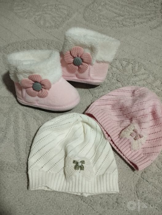 Продам большую сумку с детскими вещами для девочки.