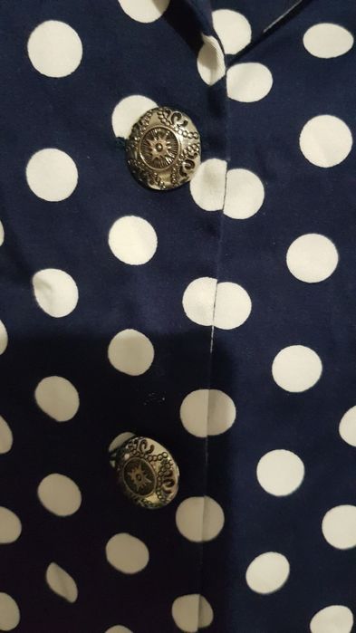 Sacou dama mar 40 pe eticheta dar recomand 38