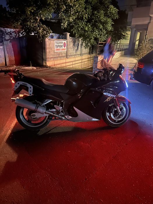 Honda cbr 1100 xx superblackbird